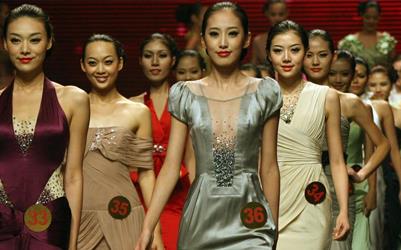 国际新时代惊艳造型助阵第六届亚洲超级模特大赛